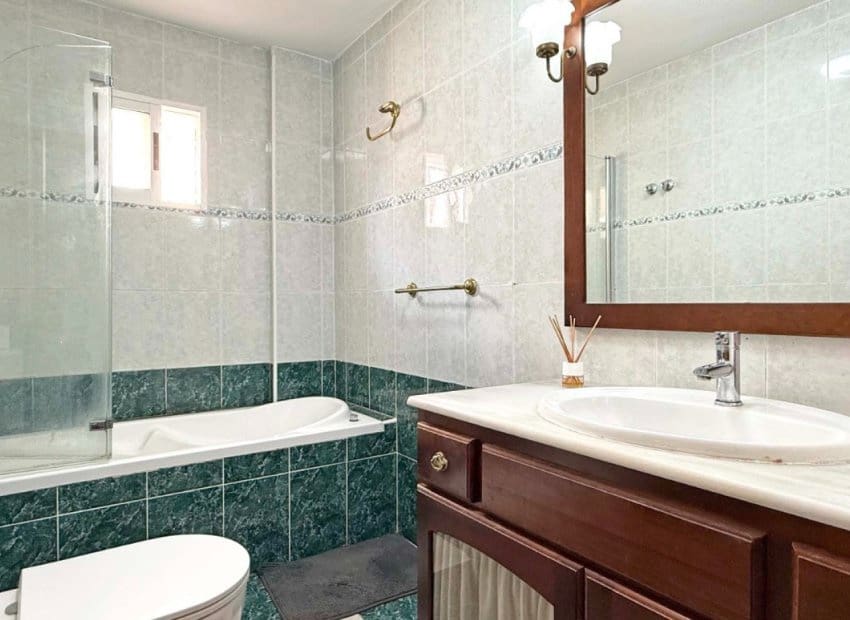 3 soveværelse Semi-Rækkehus til salg i Orihuela Costa med swimmingpool - € 189.000 (Ref: 8973282)