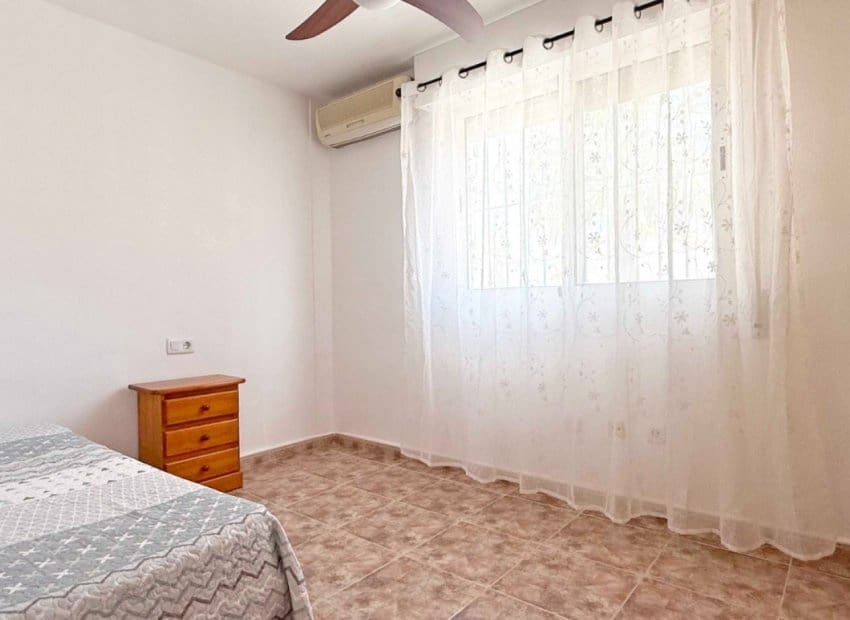 3 soveværelse Semi-Rækkehus til salg i Orihuela Costa med swimmingpool - € 189.000 (Ref: 8973282)