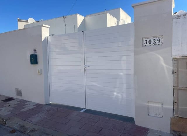 3 soverom Villa til salgs i San Luis, Torrevieja med svømmebasseng - € 370 000 (Ref: 8973283)