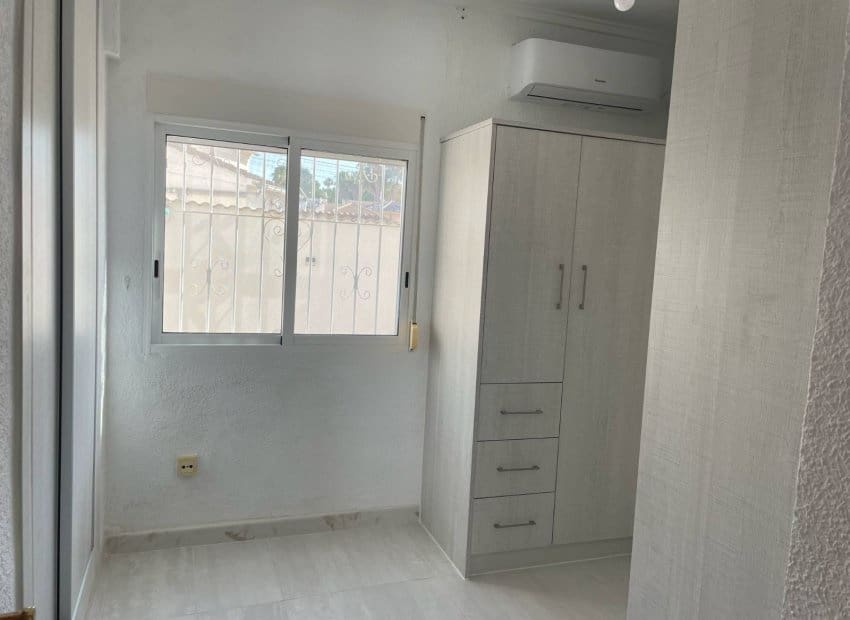 3 sypialnia Willa na sprzedaż w San Luis z basenem - 370 000 € (Ref: 8973283)