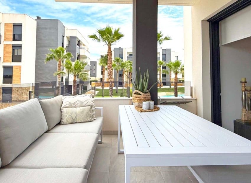 2 soveværelse Lejlighed til salg i Orihuela Costa med swimmingpool - € 239.000 (Ref: 8977410)