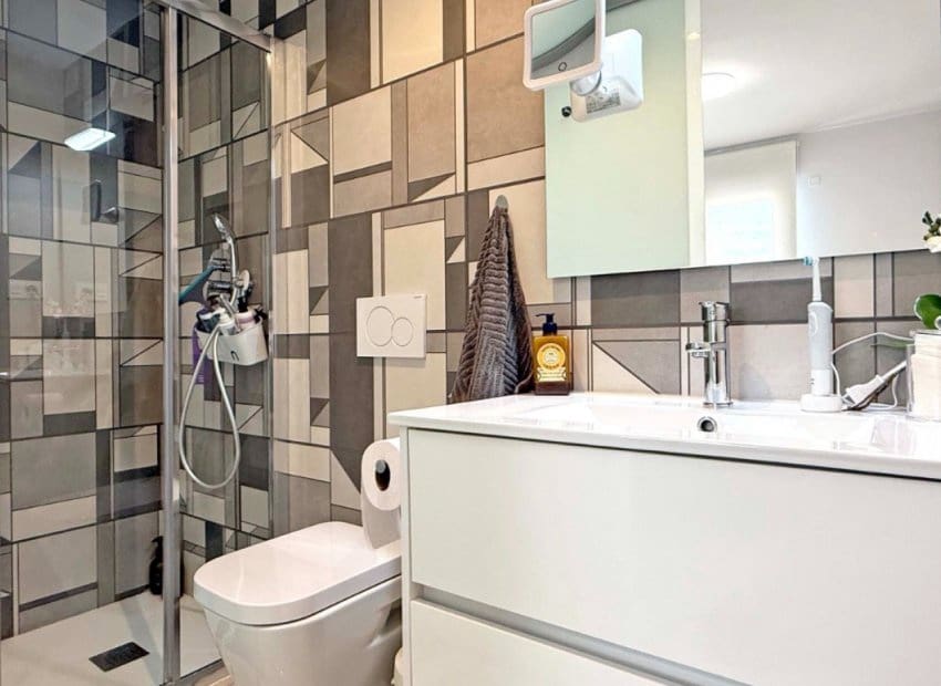 2 soveværelse Lejlighed til salg i Orihuela Costa med swimmingpool - € 239.000 (Ref: 8977410)