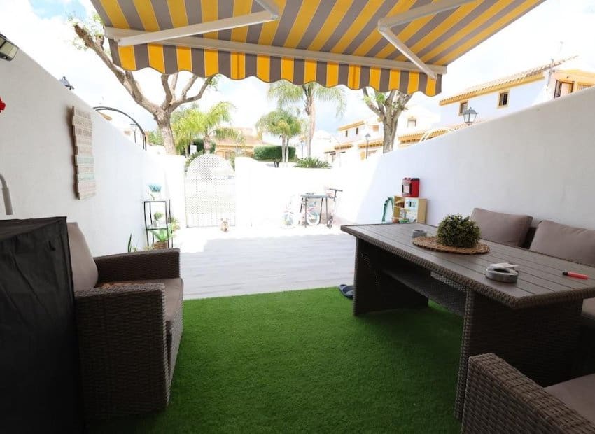 2 bedroom Townhouse for sale in Torre de la Horadada with pool - € 234,900 (Ref: 8981736)