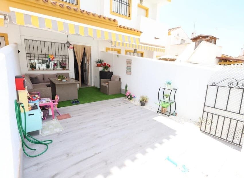 2 bedroom Townhouse for sale in Torre de la Horadada with pool - € 234,900 (Ref: 8981736)
