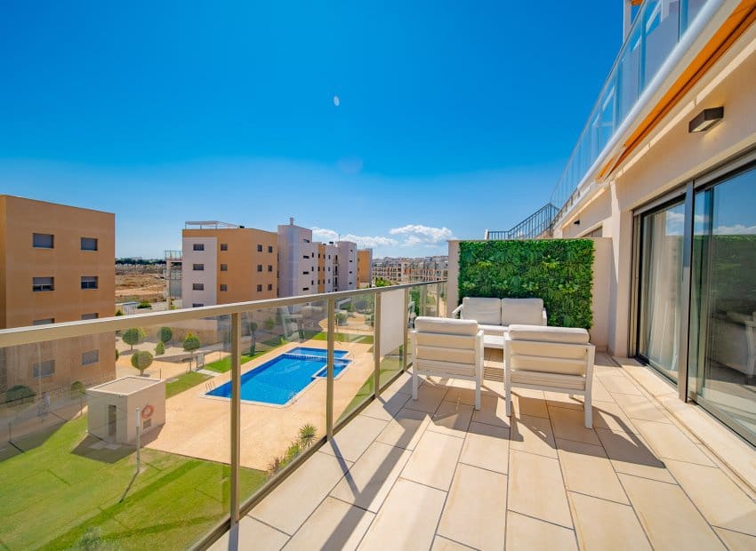 3 soveværelse Penthouse til salg i Villamartin med swimmingpool - € 360.000 (Ref: 9000322)