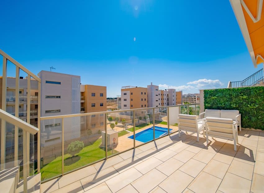3 soveværelse Penthouse til salg i Villamartin med swimmingpool - € 360.000 (Ref: 9000322)