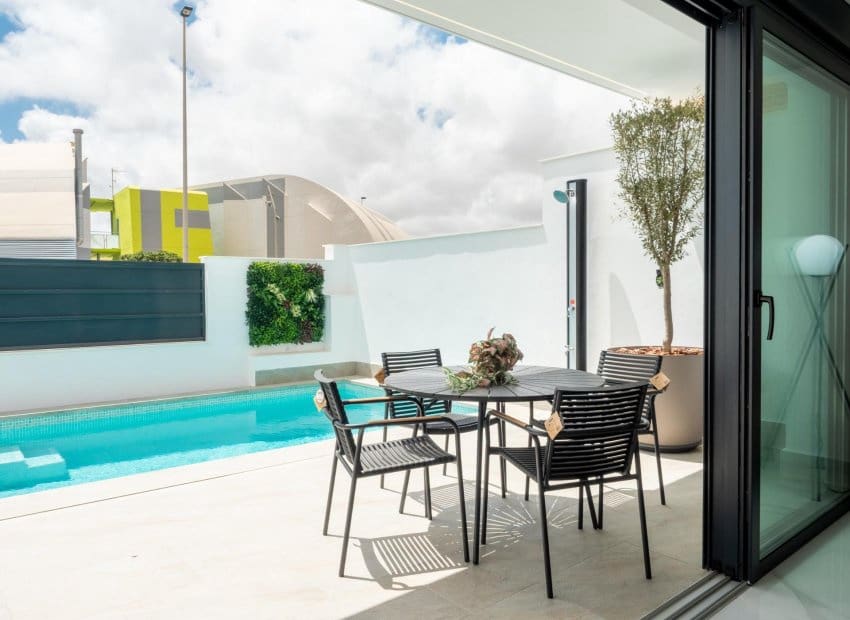 3 soveværelse Villa til salg i San Pedro del Pinatar med swimmingpool - € 465.000 (Ref: 9006248)