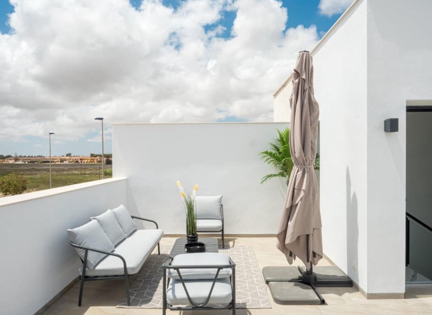 3 soveværelse Villa til salg i San Pedro del Pinatar med swimmingpool - € 465.000 (Ref: 9006248)