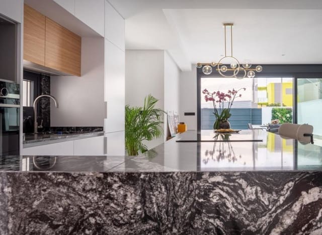 3 soveværelse Villa til salg i San Pedro del Pinatar ciudad, San Pedro del Pinatar med swimmingpool - € 465.000 (Ref: 9006248)