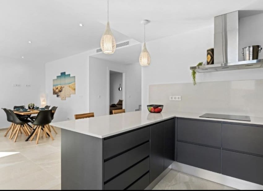 Chalet de 3 habitaciones en San Miguel de Salinas en venta con piscina - 355.000 € (Ref: 9006249)