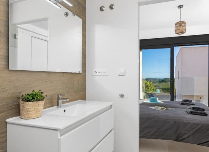 Chalet de 3 habitaciones en San Miguel de Salinas en venta con piscina - 355.000 € (Ref: 9006249)