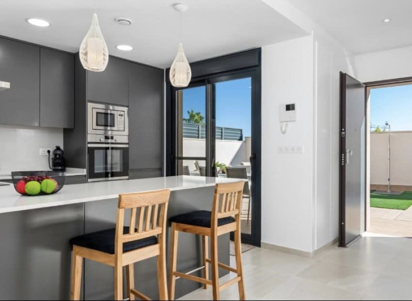 Chalet de 3 habitaciones en San Miguel de Salinas en venta con piscina - 355.000 € (Ref: 9006249)