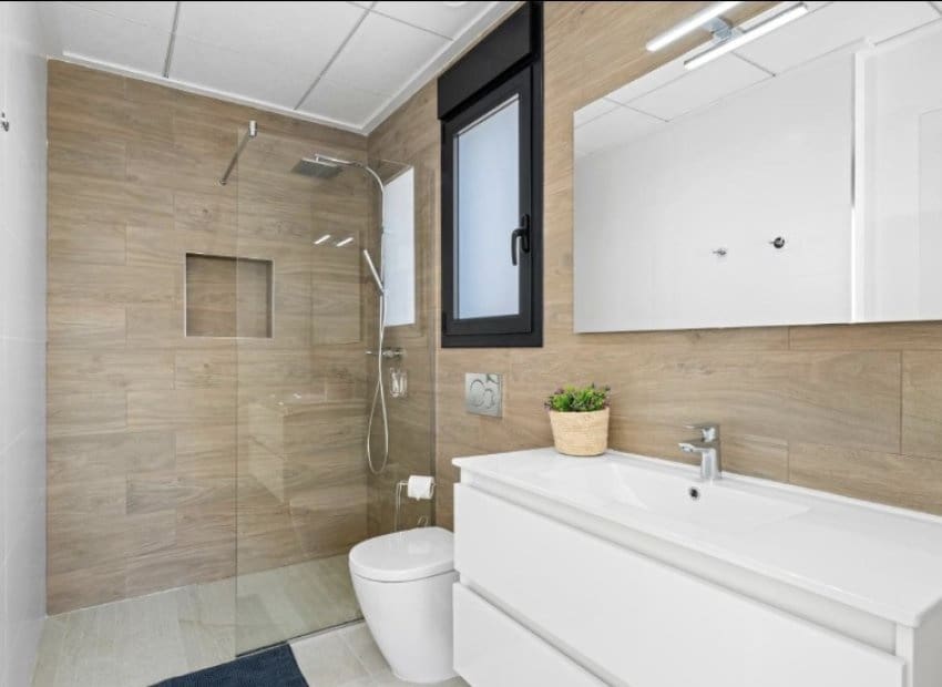 Chalet de 3 habitaciones en San Miguel de Salinas en venta con piscina - 355.000 € (Ref: 9006249)