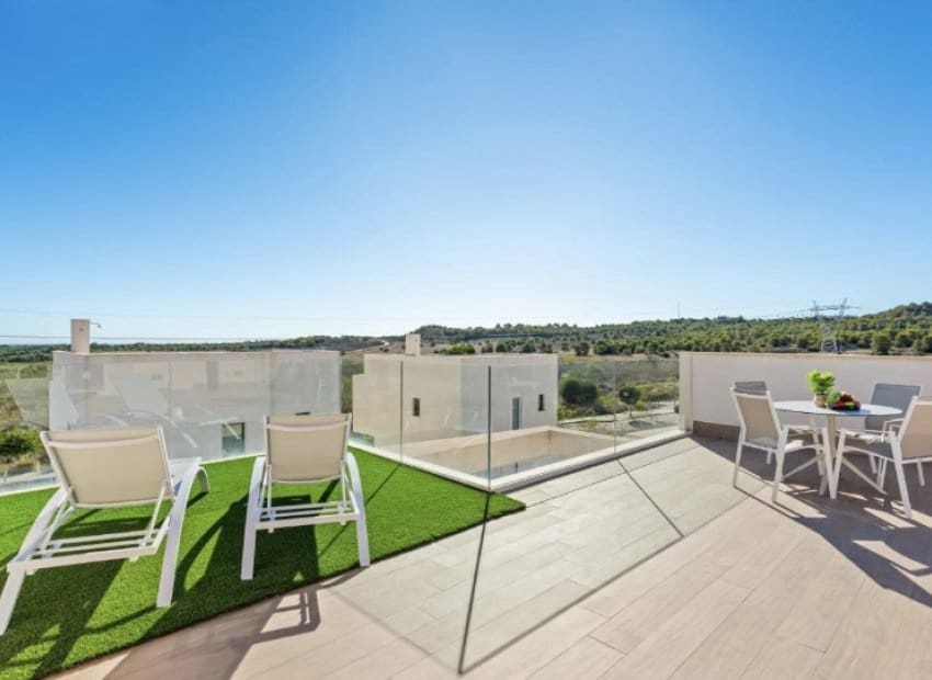 Chalet de 3 habitaciones en San Miguel de Salinas en venta con piscina - 355.000 € (Ref: 9006249)