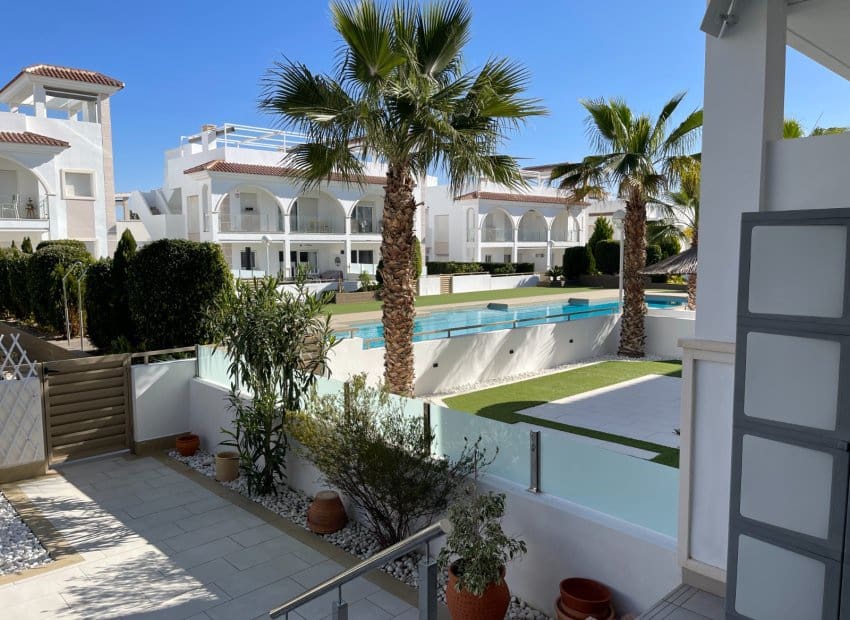 2 bedroom Apartment for sale in Ciudad Quesada with pool - € 334,000 (Ref: 9006256)