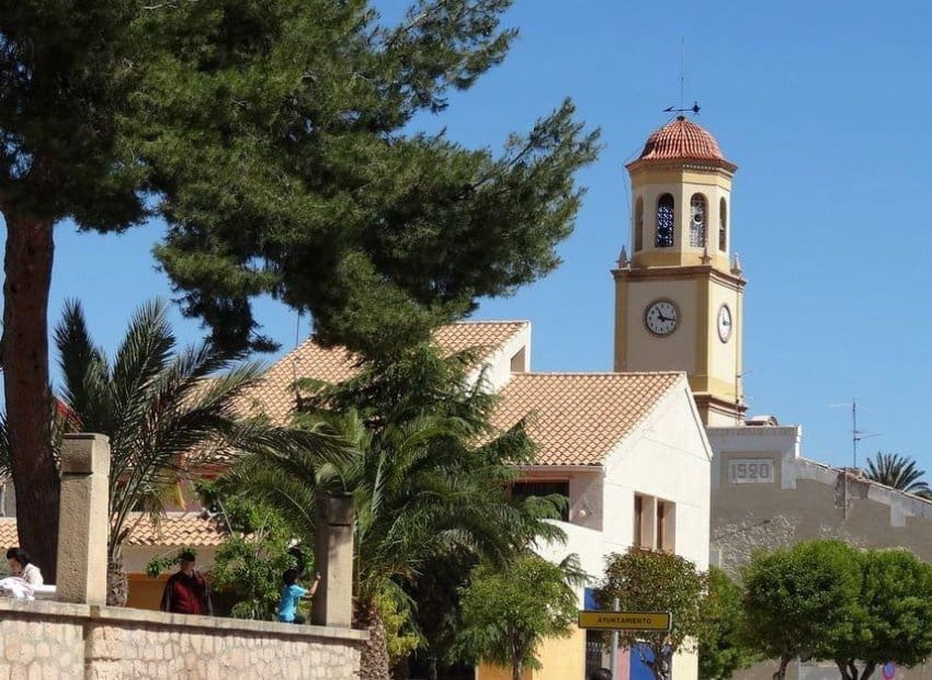 3 soveværelse Villa til salg i La Romana med swimmingpool - € 354.000 (Ref: 9021871)