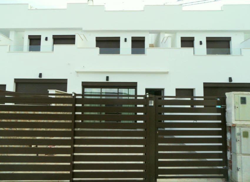 4 Zimmer Haus zu verkaufen in Pilar de la Horadada mit Pool - 369.900 € (Ref: 9061565)