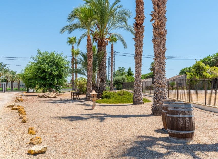 4 soveværelse Finca/Landehus til salg i Catral med swimmingpool - € 565.000 (Ref: 9061768)