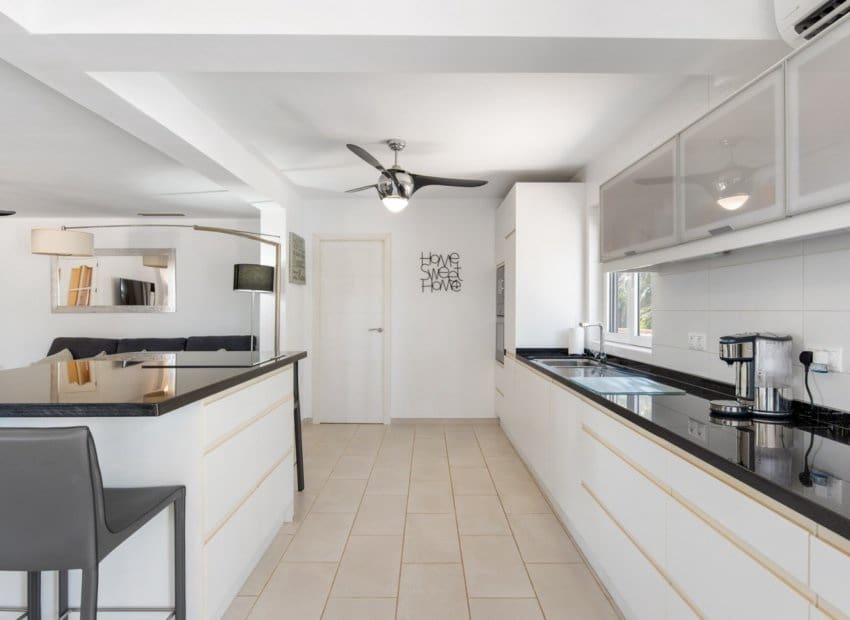 4 soveværelse Finca/Landehus til salg i Catral med swimmingpool - € 565.000 (Ref: 9061768)