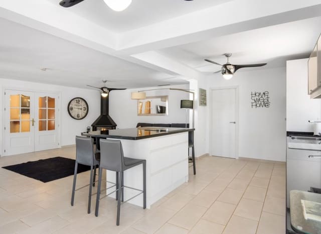 4 soveværelse Finca/Landehus til salg i Catral med swimmingpool - € 565.000 (Ref: 9061768)