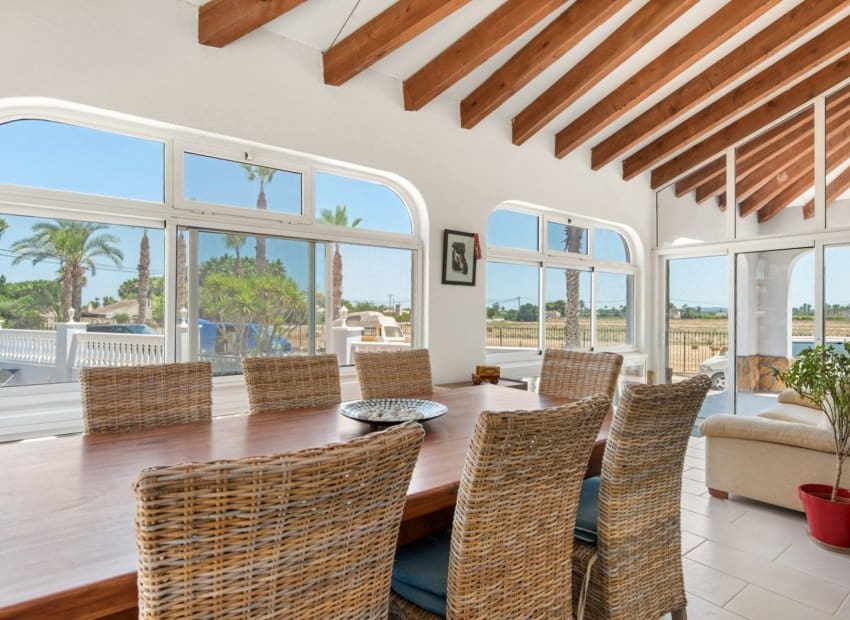 4 soveværelse Finca/Landehus til salg i Catral med swimmingpool - € 565.000 (Ref: 9061768)