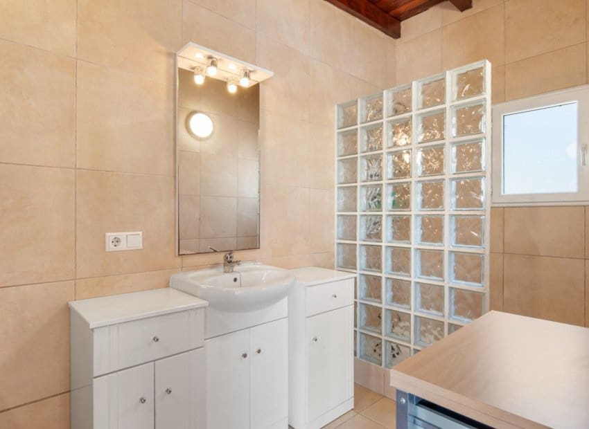 4 soveværelse Finca/Landehus til salg i Catral med swimmingpool - € 565.000 (Ref: 9061768)