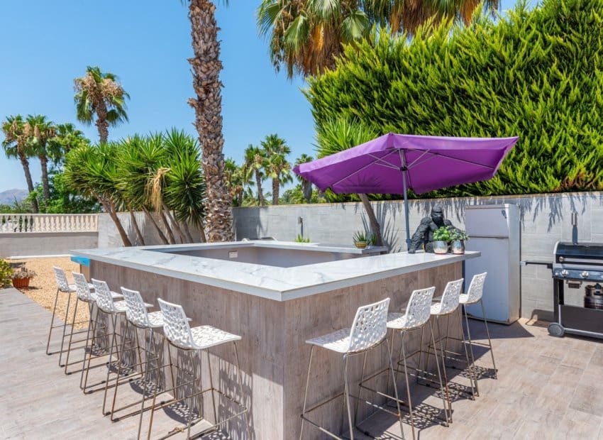 4 soveværelse Finca/Landehus til salg i Catral med swimmingpool - € 565.000 (Ref: 9061768)