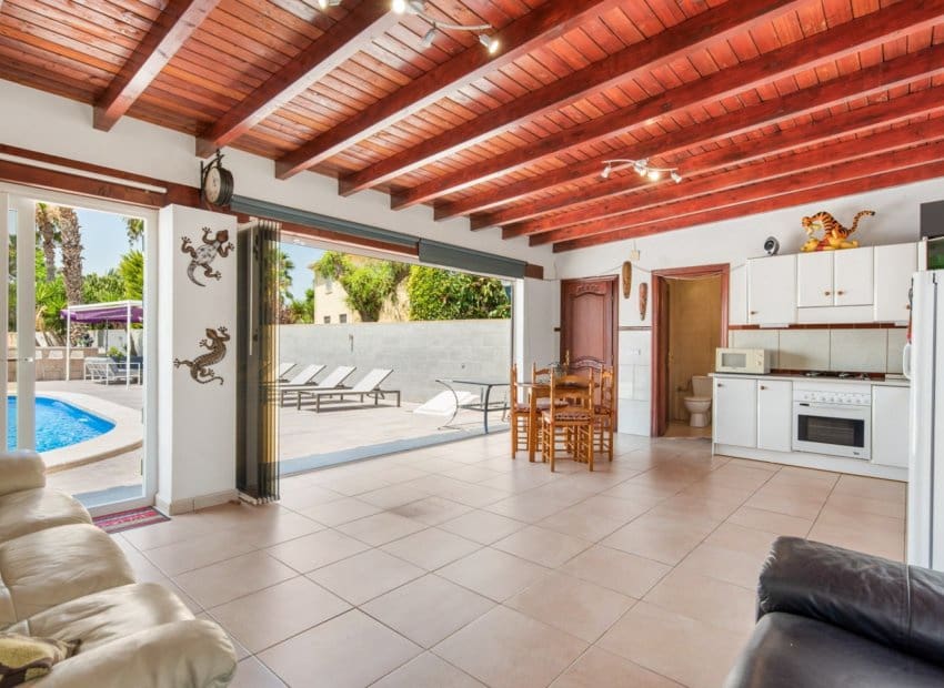 4 soveværelse Finca/Landehus til salg i Catral med swimmingpool - € 565.000 (Ref: 9061768)