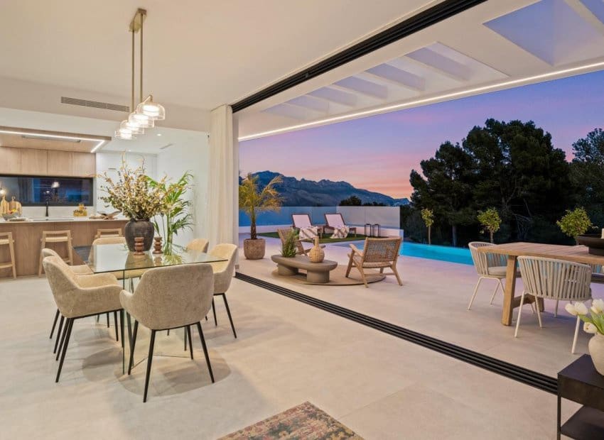 Chalet de 4 habitaciones en Polop en venta con piscina - 725.000 € (Ref: 9061777)