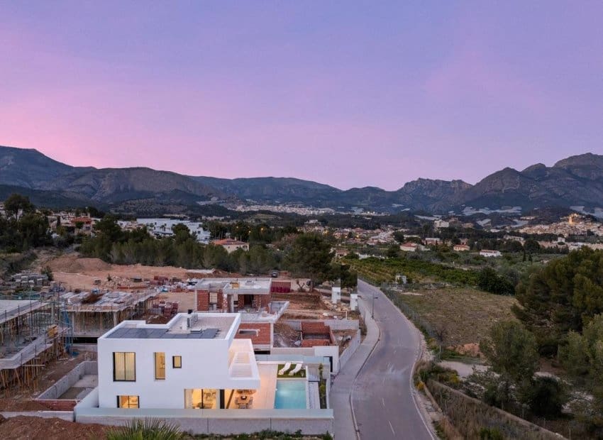 Chalet de 4 habitaciones en Polop en venta con piscina - 725.000 € (Ref: 9061777)