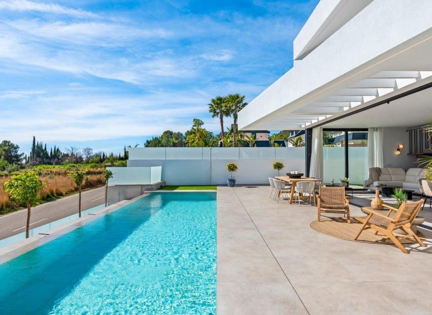 Chalet de 4 habitaciones en Polop en venta con piscina - 725.000 € (Ref: 9061777)