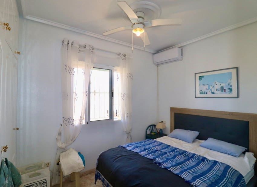 3 sovrum Semi-fristående Villa till salu i La Marquesa med pool - 285 000 € (Ref: 9101568)