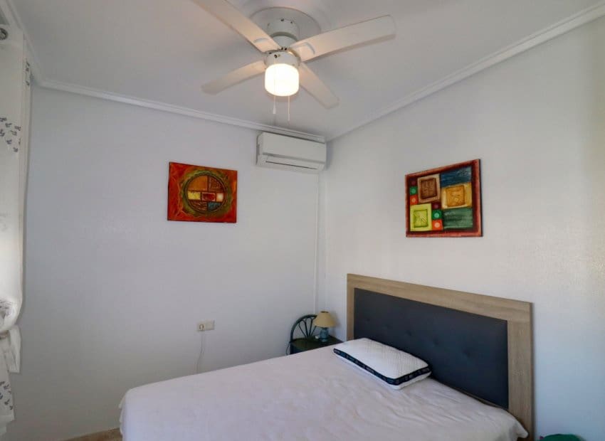 3 sovrum Semi-fristående Villa till salu i La Marquesa med pool - 285 000 € (Ref: 9101568)