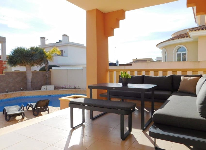 Chalet de 4 habitaciones en Ciudad Quesada en venta con piscina - 520.000 € (Ref: 9127141)