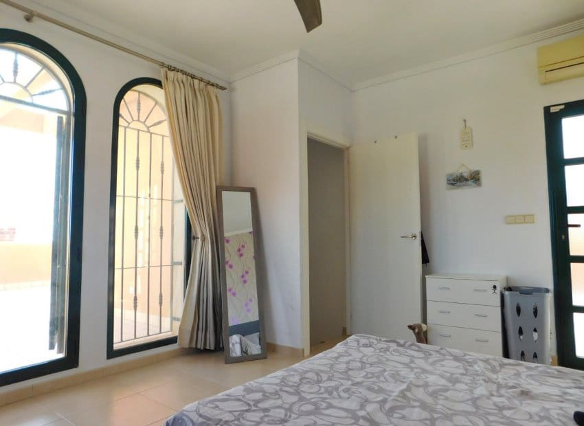 Chalet de 4 habitaciones en Ciudad Quesada en venta con piscina - 520.000 € (Ref: 9127141)