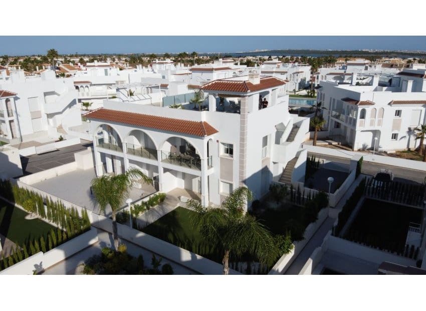 2 soveværelse Penthouse til salg i Ciudad Quesada med swimmingpool - € 299.900 (Ref: 9131469)