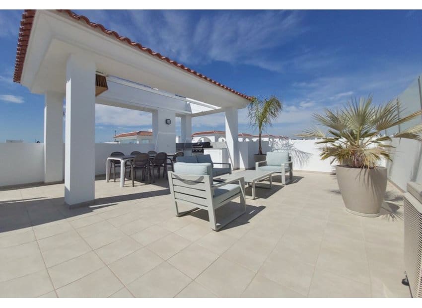 2 soveværelse Penthouse til salg i Ciudad Quesada med swimmingpool - € 299.900 (Ref: 9131469)