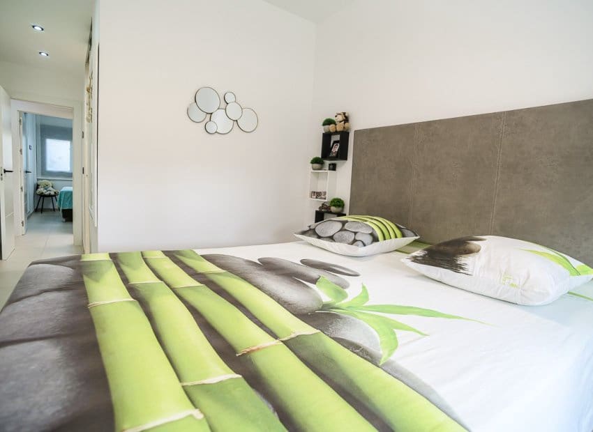 2 bedroom Apartment for sale in Pilar de la Horadada with pool - € 317,500 (Ref: 9131471)