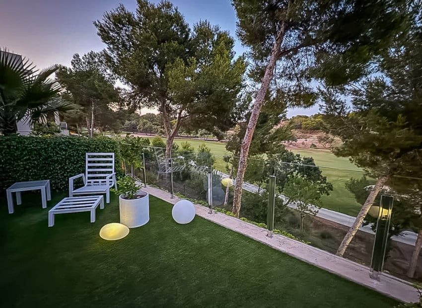 2 bedroom Apartment for sale in Pilar de la Horadada with pool - € 317,500 (Ref: 9131471)