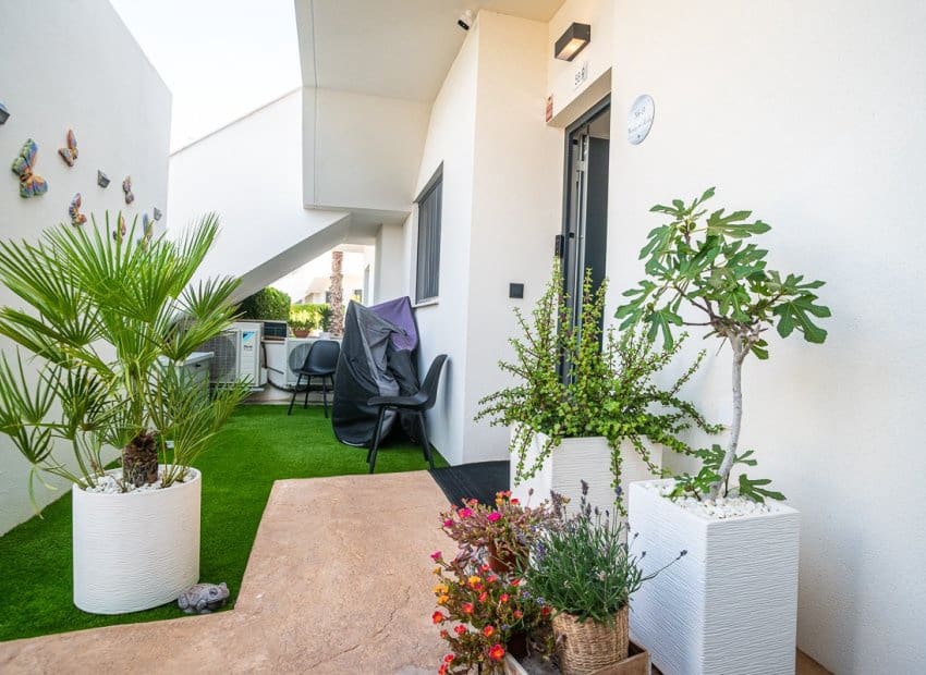 2 bedroom Apartment for sale in Pilar de la Horadada with pool - € 317,500 (Ref: 9131471)