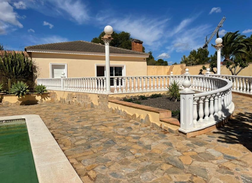 4 bedroom Villa for sale in Villamartin with pool - € 510,000 (Ref: 9131479)