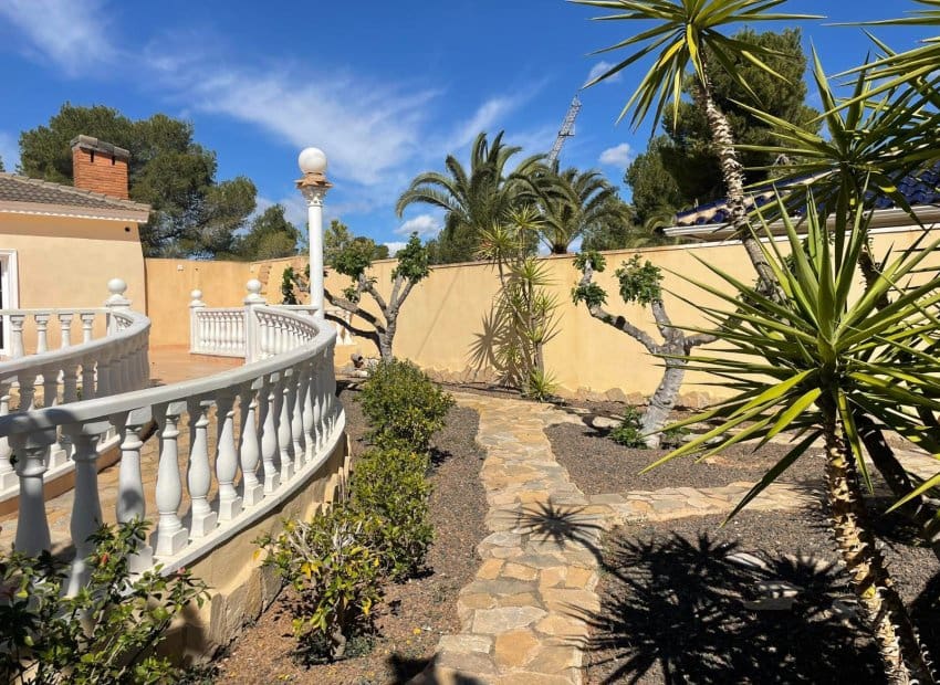 4 bedroom Villa for sale in Villamartin with pool - € 510,000 (Ref: 9131479)