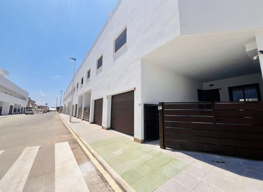 2 bedroom Apartment for sale in Pilar de la Horadada with pool - € 224,000 (Ref: 9131761)