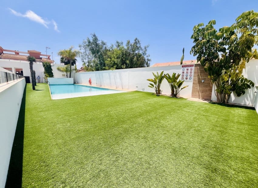 2 bedroom Apartment for sale in Pilar de la Horadada with pool - € 224,000 (Ref: 9131761)