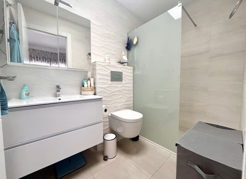 2 bedroom Apartment for sale in Pilar de la Horadada with pool - € 224,000 (Ref: 9131761)