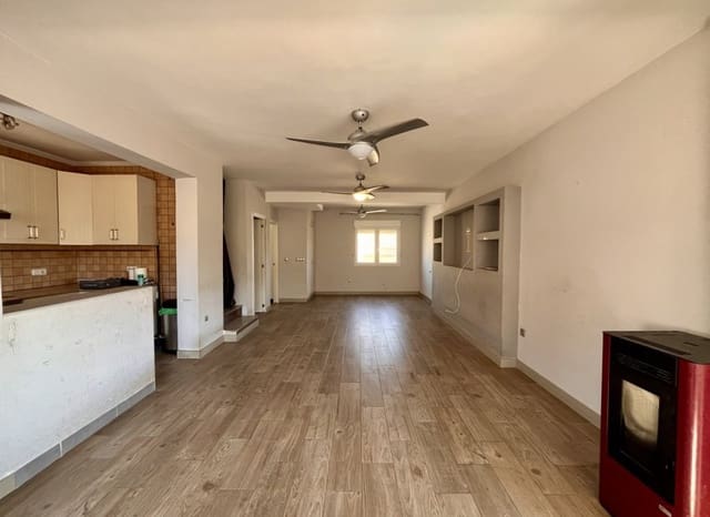 4 quarto Moradia para venda em San Miguel de Salinas com piscina - 249 999 € (Ref: 9131762)