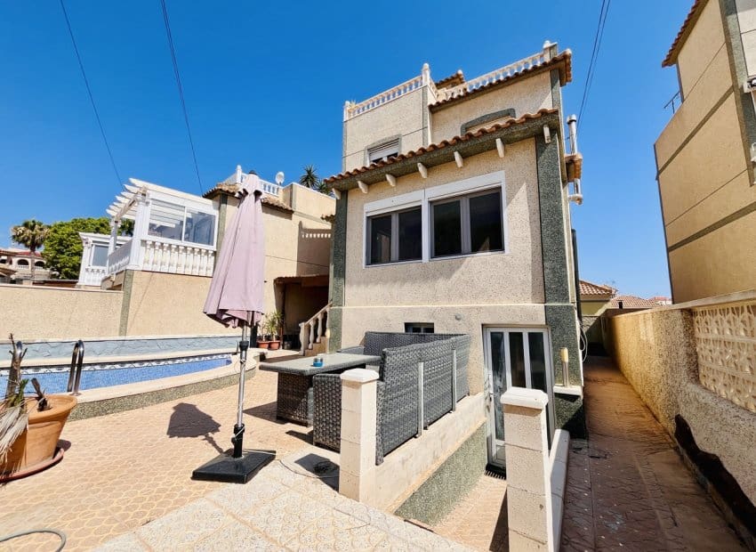 4 quarto Moradia para venda em San Miguel de Salinas com piscina - 249 999 € (Ref: 9131762)