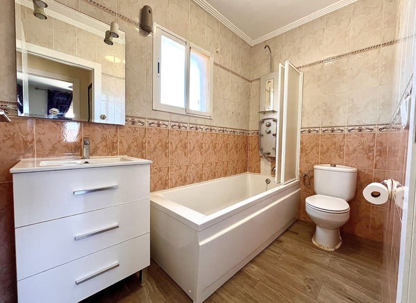 4 quarto Moradia para venda em San Miguel de Salinas com piscina - 249 999 € (Ref: 9131762)