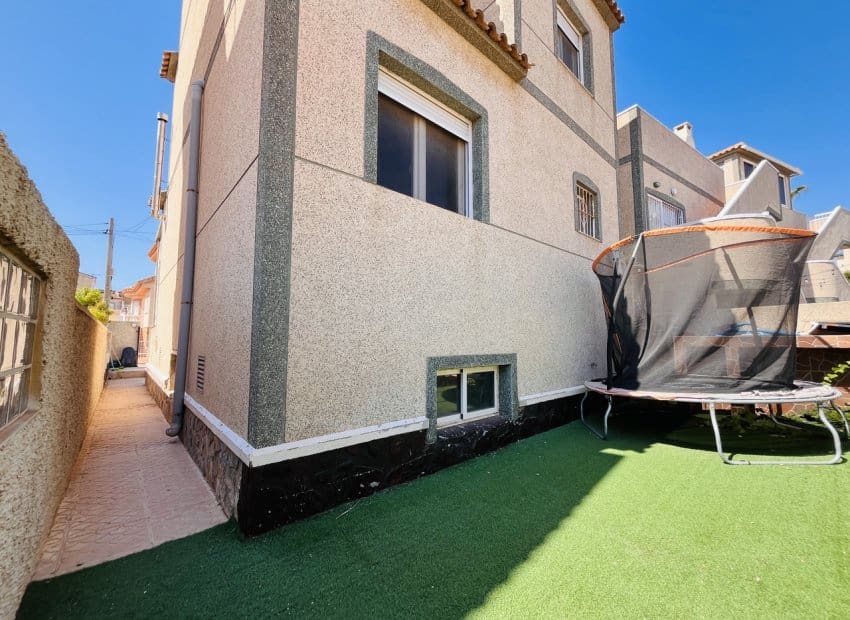 4 quarto Moradia para venda em San Miguel de Salinas com piscina - 249 999 € (Ref: 9131762)