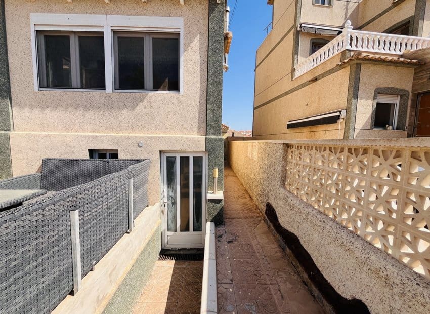 4 quarto Moradia para venda em San Miguel de Salinas com piscina - 249 999 € (Ref: 9131762)